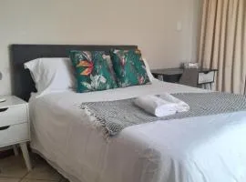 1 bedroom cosy cottage within walking distance to Doringkloof Mall in Centurion