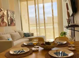 Lujoso con terraza, vista al mar y reserva natural