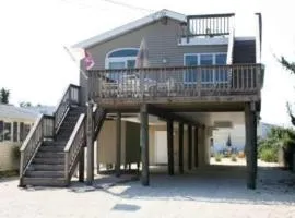 Single Family, Ship Bottom, Bayside, Deck, Private Yard, Wifi, High Speed Internet, Central Air, Ship Bottom Bay Side Raised Ranch, 2 Decks Close To,