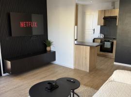 Appartement jacuzzi d'exception - proche Paris，位于德朗西的带热水浴缸的酒店