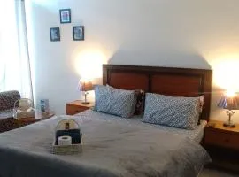 Elegant Retreat 206 Studio Apartment with Balcony