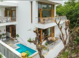 Villa Bougain - Secluded Luxury