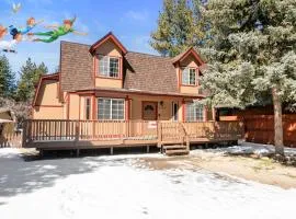 The Peter Pan Hideout with BBQ and Large Backyard