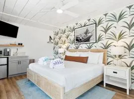 Folliday Inn - The Torpedo - Room 22