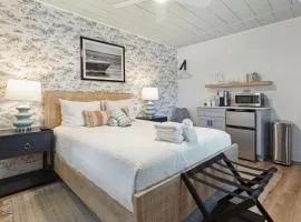 Folliday Inn - The Triple - Room 24