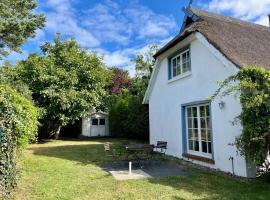 Ferienhaus Urlaubshus, hotel en Born