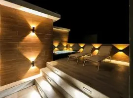 504 New, Fantastic Rooftop with Private Jacuzzi