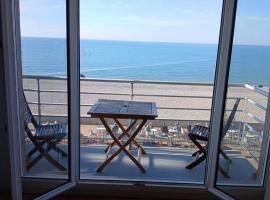 Face &agrave; la mer by Corinne