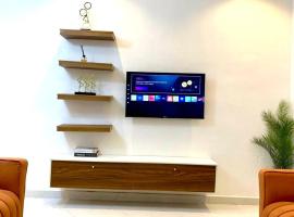 Kayz luxury suites, hotel v destinaci Olowoira