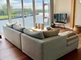 Sa-Mar Stavoren - Uniek Appartement - Panoramisch uitzicht over de haven