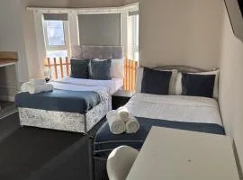 Newstead En-suite Studios