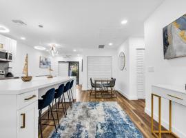 포트로더데일에 위치한 방갈로 Modern Home with large private yard - Next to downtown & beach & airport - Pet friendly