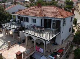 Apartment Maslinica 774b