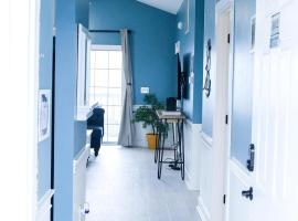 Luxury Golf Condo with Pool Access, near the Ocean and Broadway at the Beach,, hotel in Myrtle Beach