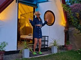 Stargate Villa, hotel in Talalla