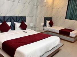 Hotel the grand pritam, hotel in Gandhinagar