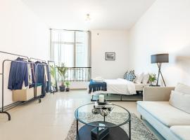 Elegant Studio - Full Mangrove View - Beach - Reem, hotel din Abu Dhabi