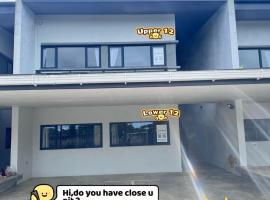 RTS - U12 L12 ROXY Townhouse Sematan, poilsio kompleksas mieste Sematan