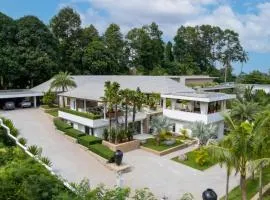 Luxury Tropical Villa Riverside With Private Pool And Garden In Koh Samui
