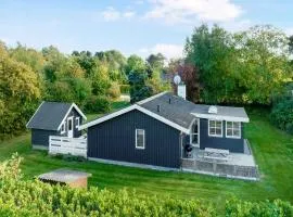 Cosy Holiday Home - 300 Meter From The See