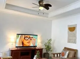 Hensonville White Villa