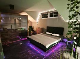 Guesthouse and Wellness VINEA, hotel com piscina em Spodnji Ivanjci