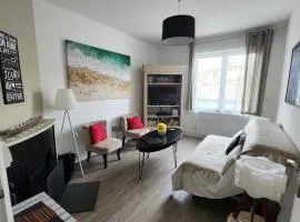 Appartement Quai Ouest, vue entrée port, Stationnement gratuit, Lits faits pour votre arrivée, serviettes de toilettes fournies