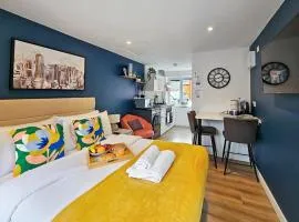 Blue Garden Retreat by Fortuna Property