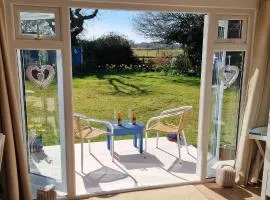 Nautical themed Guest House with private patio on the outskirts of Lymington