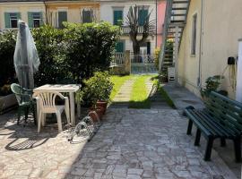 Orchidea, villa in Viareggio