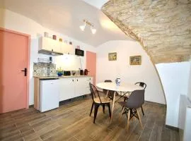 L'écrin du Pont du Gard - appartement rénové centre Remoulins, parking gratuit