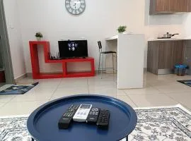 A-18-09 La Reve SuiteHyveWiFiNETFLIXFreeParking