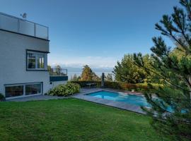 Villa heart of Evian swimming pool, hotel v destinaci Évian-les-Bains