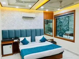 Hotel Urban silverkey Golden house - Vrindavan Best selling Hotel- Near Prem Mandir - Ideal For Families