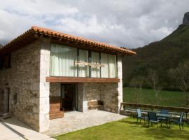 Apartamentos Rurales El Lleron, hotell i Caso