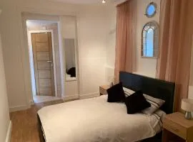 Modern Apartment in Twickenham Highstreet