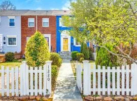 Book Now!- Fenced Yard - BBQ Grill & 4 Tvs -Luxury Getaway -Floyd's Freedom-