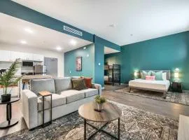 Spacious Family Suite Near Cherry St - Sleeps 6!
