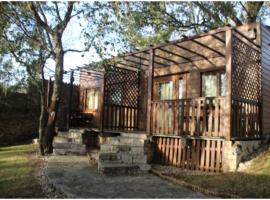 Casas da Gruta - Bungalows, campsite in Mira de Aire