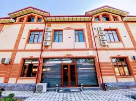 Toshkent Hotel Adress Naqqoshlik 121