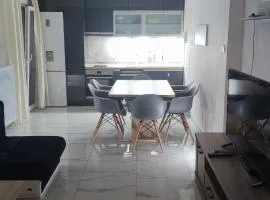 Family 2bdr 100sqm Airport 10min and Free Parking