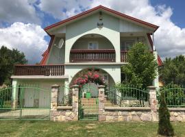 Fahal Guesthouse, vila di Vezseny