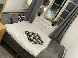 Double room cv1 short term let