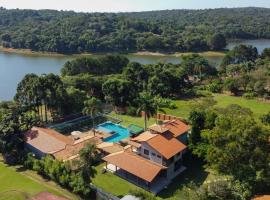 Chácara cinematográfica na represa, hotel di Ibiúna