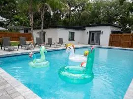 Family Fun Retreat - Heated Pool & Arcades