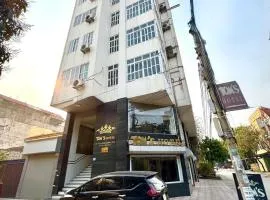Toms Hotel