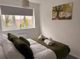 Woody Bank by GB Short Stays