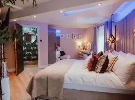 The Penthouse Luxury Central Apartment