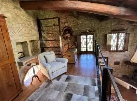 Spacious Villa with Private Pool & Garden near Chianti