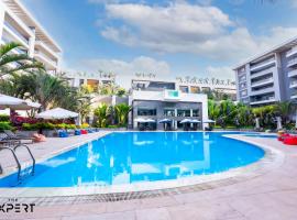 The Expert in Ocean Blue Near Airport - No Pool Access, hotel med pool i Kairo